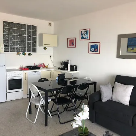 Front De Mer Apartment